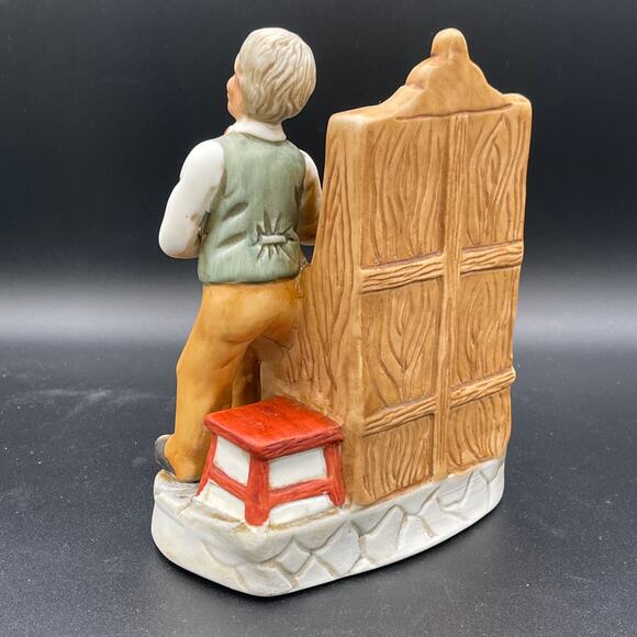 Vintage Ardco Porcelain Librarian Figurine (made in Taiwan) - Picture 3 of 13